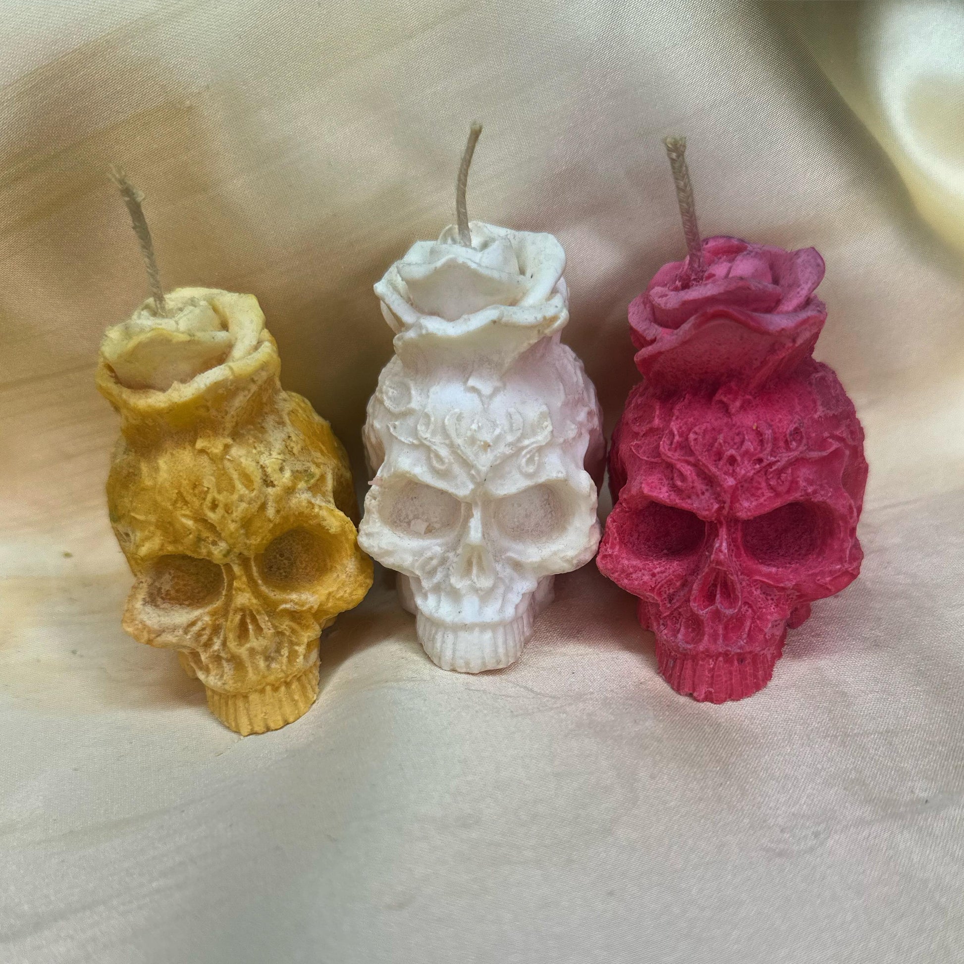 Tete de mort avec rose